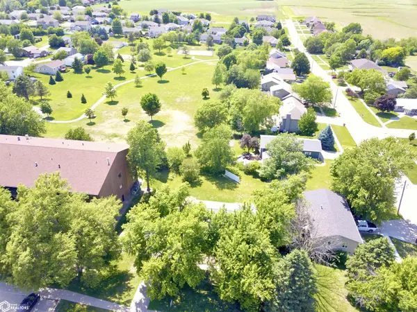 2007 Spring ST, Grinnell, IA 50112