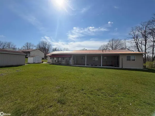 1617 S 15Th ST, Centerville, IA 52544