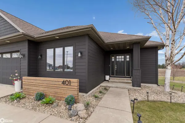 401 Bedford Ct, Clear Lake, IA 50428