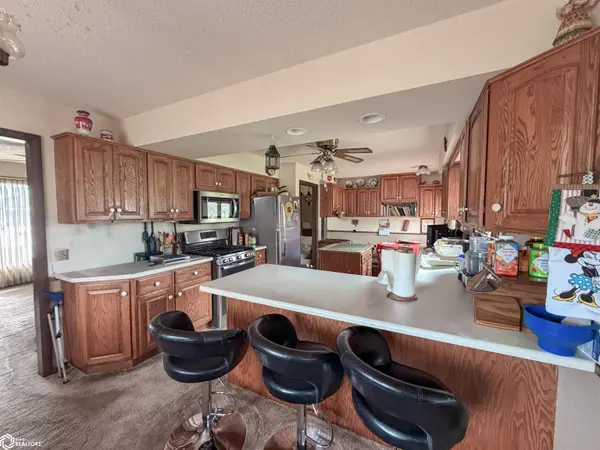 1665 Dorell DR, Hampton, IA 50441