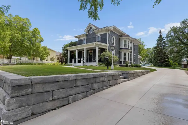 1417 Main AVE, Clear Lake, IA 50428