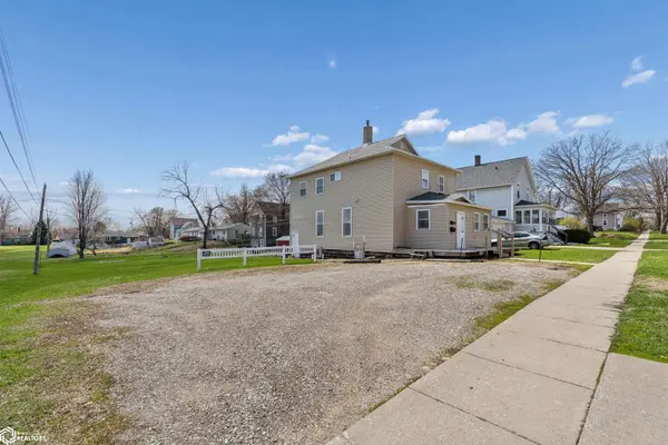 1604 5th AVE, Grinnell, IA 50112