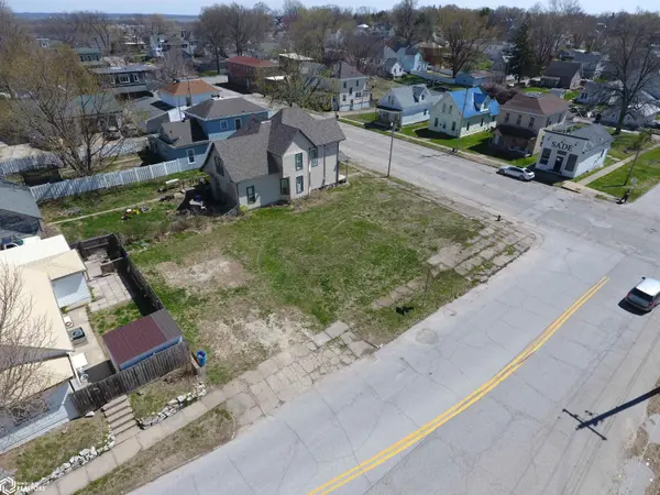 830 Oak ST, Burlington, IA 52601