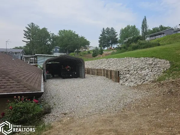1326 Lakeshore Drive, Brooklyn, IA 52211