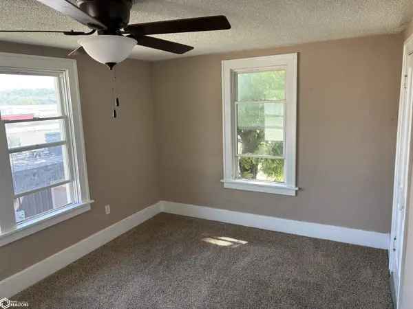 118 West Burlington AVE, West Burlington, IA 52655