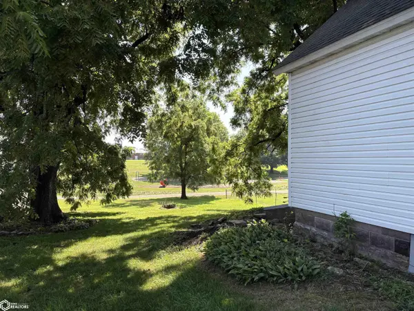 118 West Burlington AVE, West Burlington, IA 52655