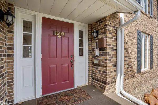 1609 Orchard Meadow DR #B2, Burlington, IA 52601