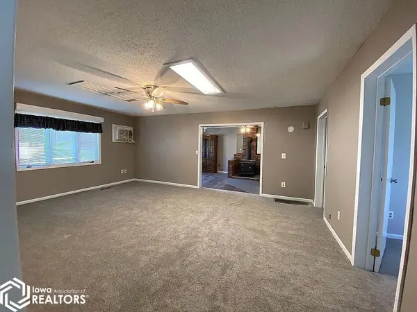 807 1/2 W South ST, Jefferson, IA 50129