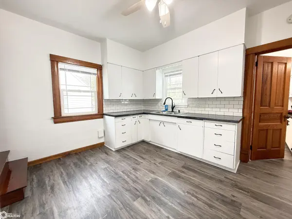 321 S Van Kirk ST, Latimer, IA 50452