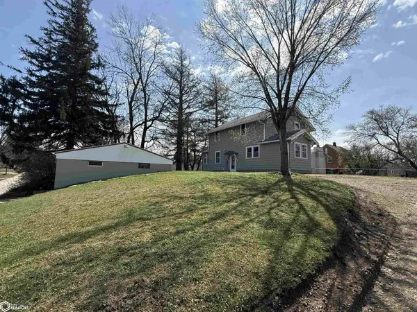 436 N 11TH ST, Forest City, IA 50436