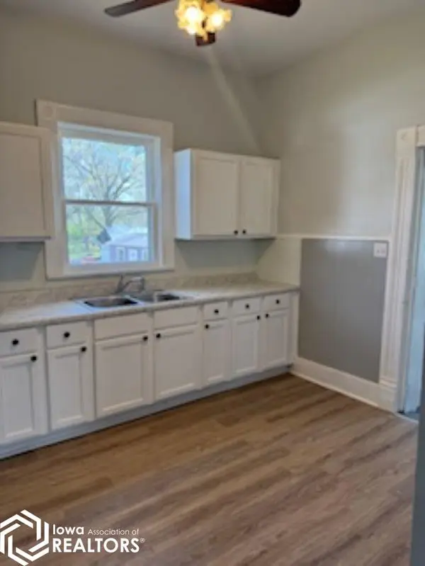 300 E Washington AVE, Shenandoah, IA 51601
