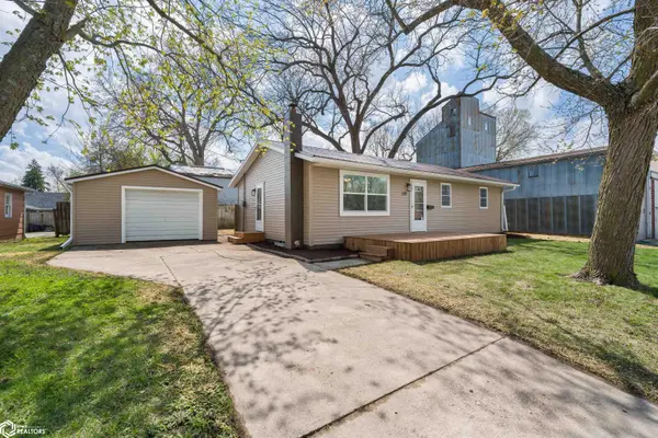 330 N AVE, Nevada, IA 50201