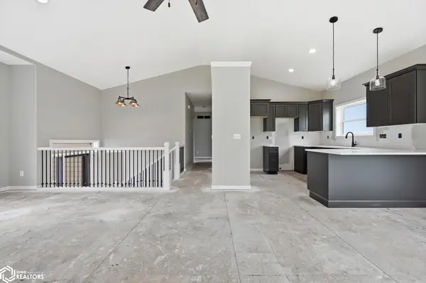 511 E Wood ST, Avoca, IA 51521