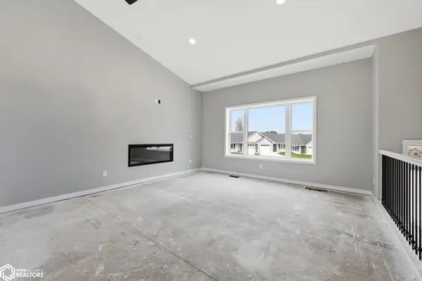 511 E Wood ST, Avoca, IA 51521