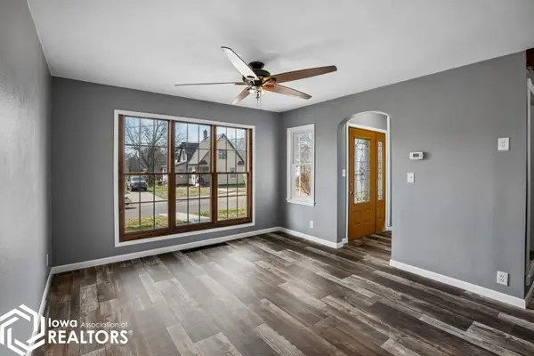 415 College Hill Ave, Oskaloosa, IA 52577