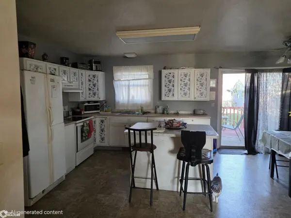 430 Oak ST, Kamrar, IA 50132