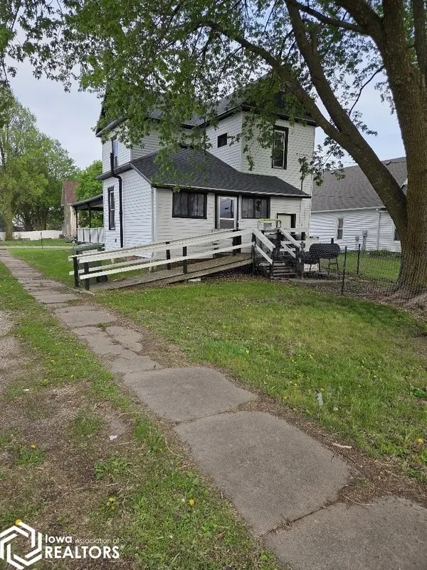 118 East ST, Orient, IA 50858