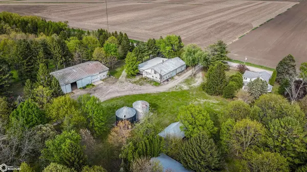 1000/1006 Irish LN, Mount Vernon, IA 52314