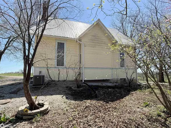 394 Prost ST, Richland, IA 52585