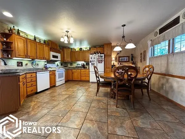 2402 N Terrace DR, Webster City, IA 50595