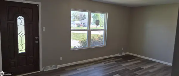 701 N 1St ST, Mystic, IA 52574