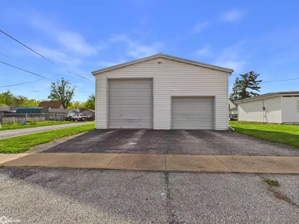 760 Broadway ST, Hamilton, IL 62341