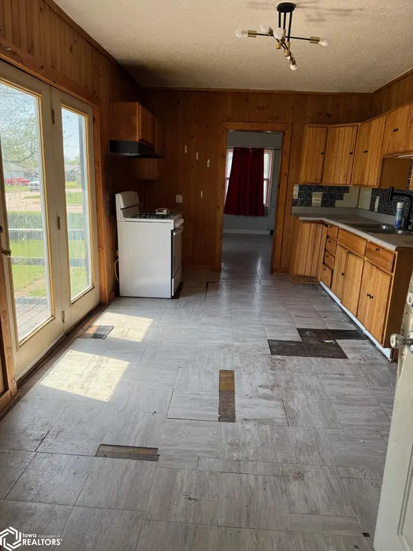 930 S Weller ST, Ottumwa, IA 52501
