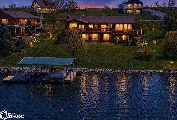 3150 Indian Point DR, Ellston, IA 50074