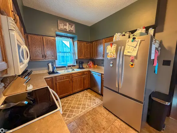 419 3rd ST, Hampton, IA 50441