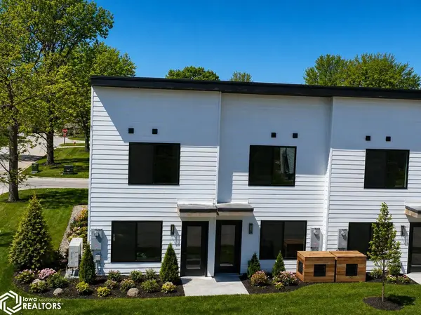 328 S 11th St, Sac City, IA 50583