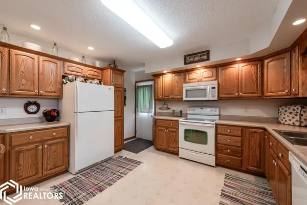 22789 195th St, Bloomfield, IA 52537