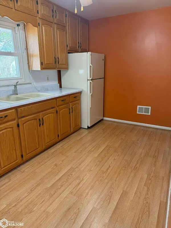 930 16th St., Mason City, IA 50401