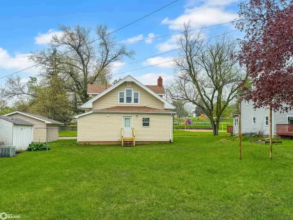 413 4th ST, Gladbrook, IA 50635