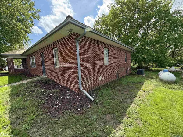 907 Alice AVE, Riverton, IA 51650