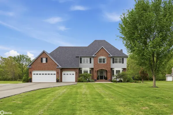 3297 Country Club LN, Fort Madison, IA 52627