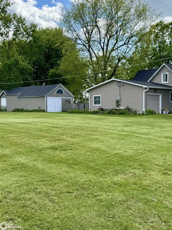 606 N Fillmore, Mount Ayr, IA 50854