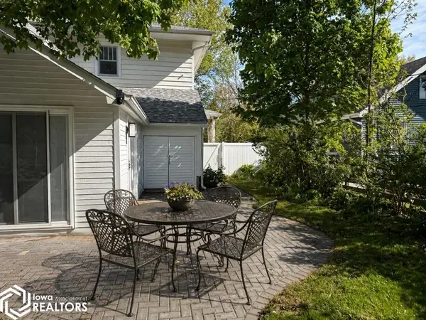 306 W Madison AVE, Fairfield, IA 52556