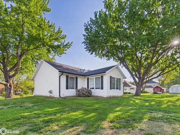802 Iowa AVE, Essex, IA 51638