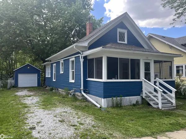 702 S 3Rd ST, Fairfield, IA 52556