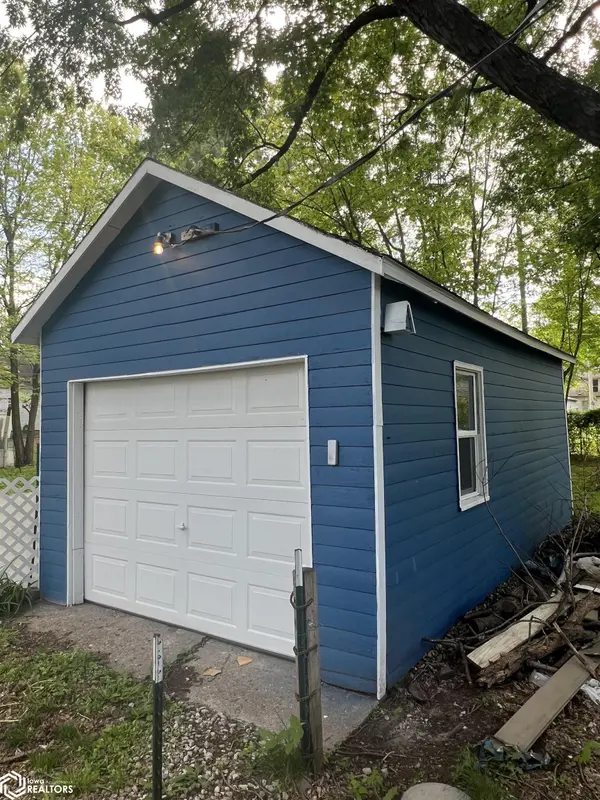 702 S 3Rd ST, Fairfield, IA 52556