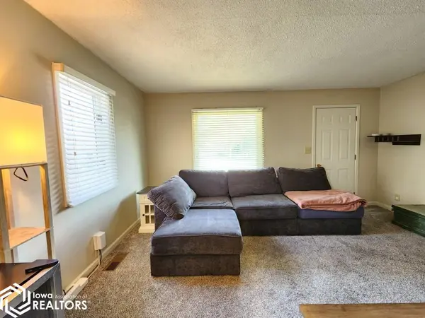 16111 245th ST, Mason City, IA 50401