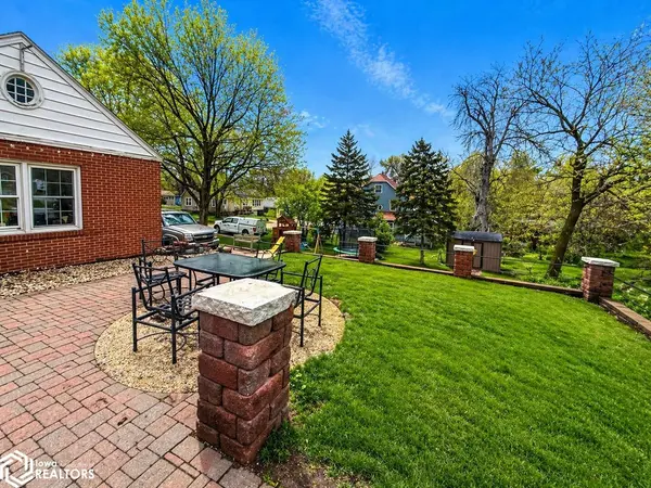 505 S 4th st, Forest City, IA 50436