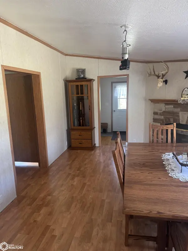 26417 205Th ST, Keosauqua, IA 52565