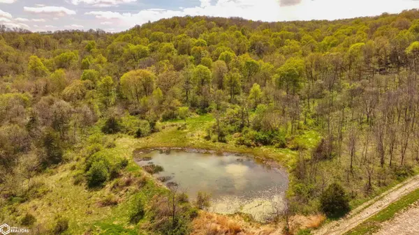 38346 Cherry Valley RD, Guttenberg, IA 52052
