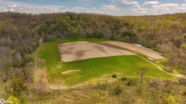 38346 Cherry Valley RD, Guttenberg, IA 52052