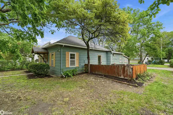 811 S 5th Street, Fairfield, IA 52556