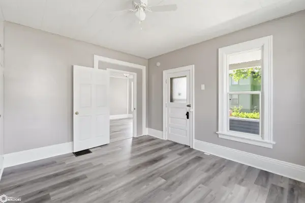 1208 Main ST, Grinnell, IA 50112