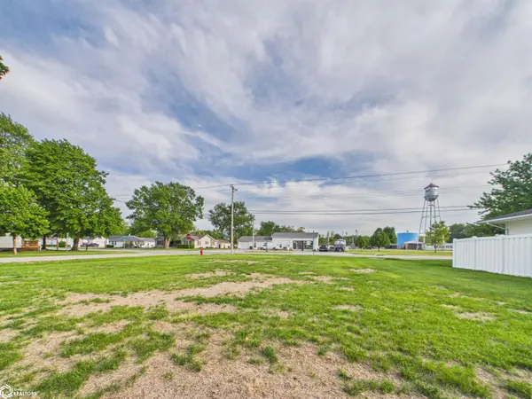 227 E Main ST, Agency, IA 52530