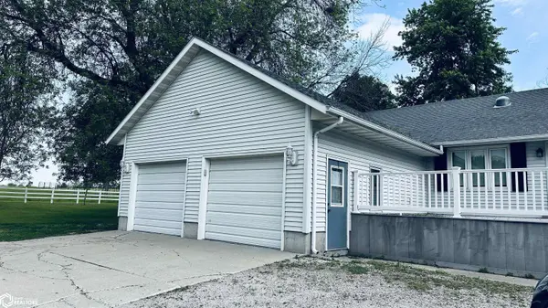 2611 Luminary LN, Oskaloosa, IA 52577