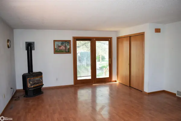 916 3Rd AVE, Ackley, IA 50601